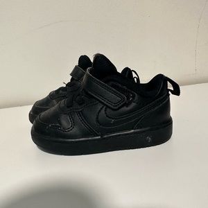 Toddler Size 6 Velcro Nike Air Forces